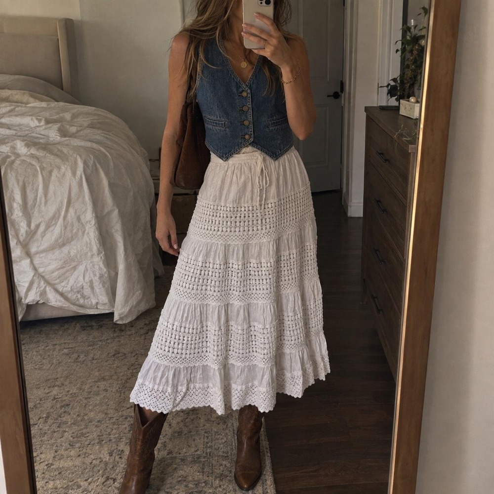 Y2K Signature size petite large white tiered crochet lace maxi skirt